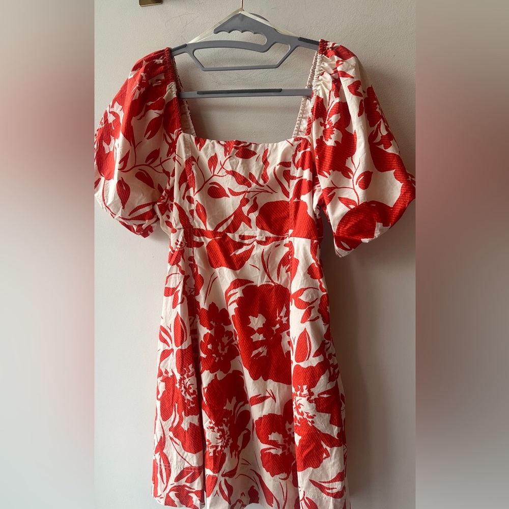 🆕 Greylyn, Red White Floral Smocked Mini Dress 16” P2P Size S | 1610